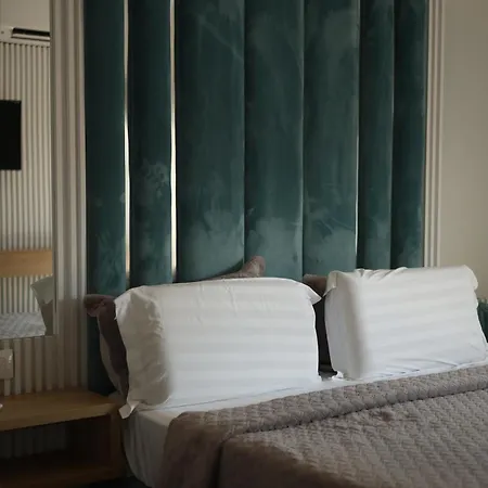 فندق Ilio Boutique 4*