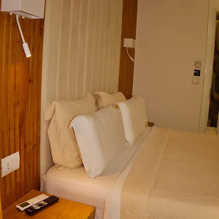 Ilio Boutique Hotel 4*