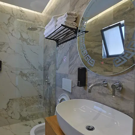 Ilio Boutique Hotel 4*