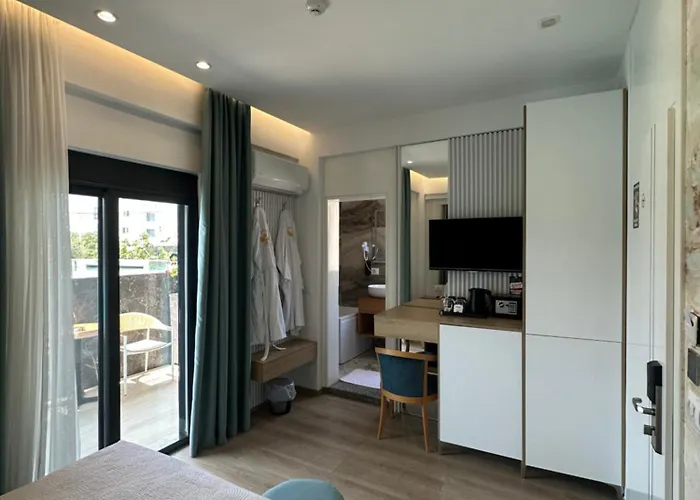 Ilio Boutique Hotel 4*