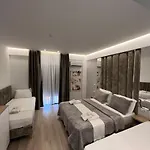 Ilio Boutique 4*