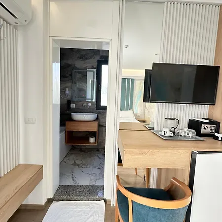 Ilio Boutique Hotel 4*
