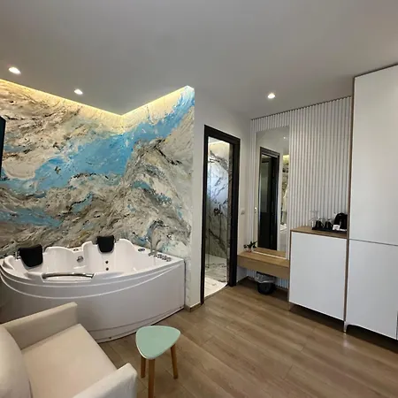 Ilio Boutique 4* クサミル